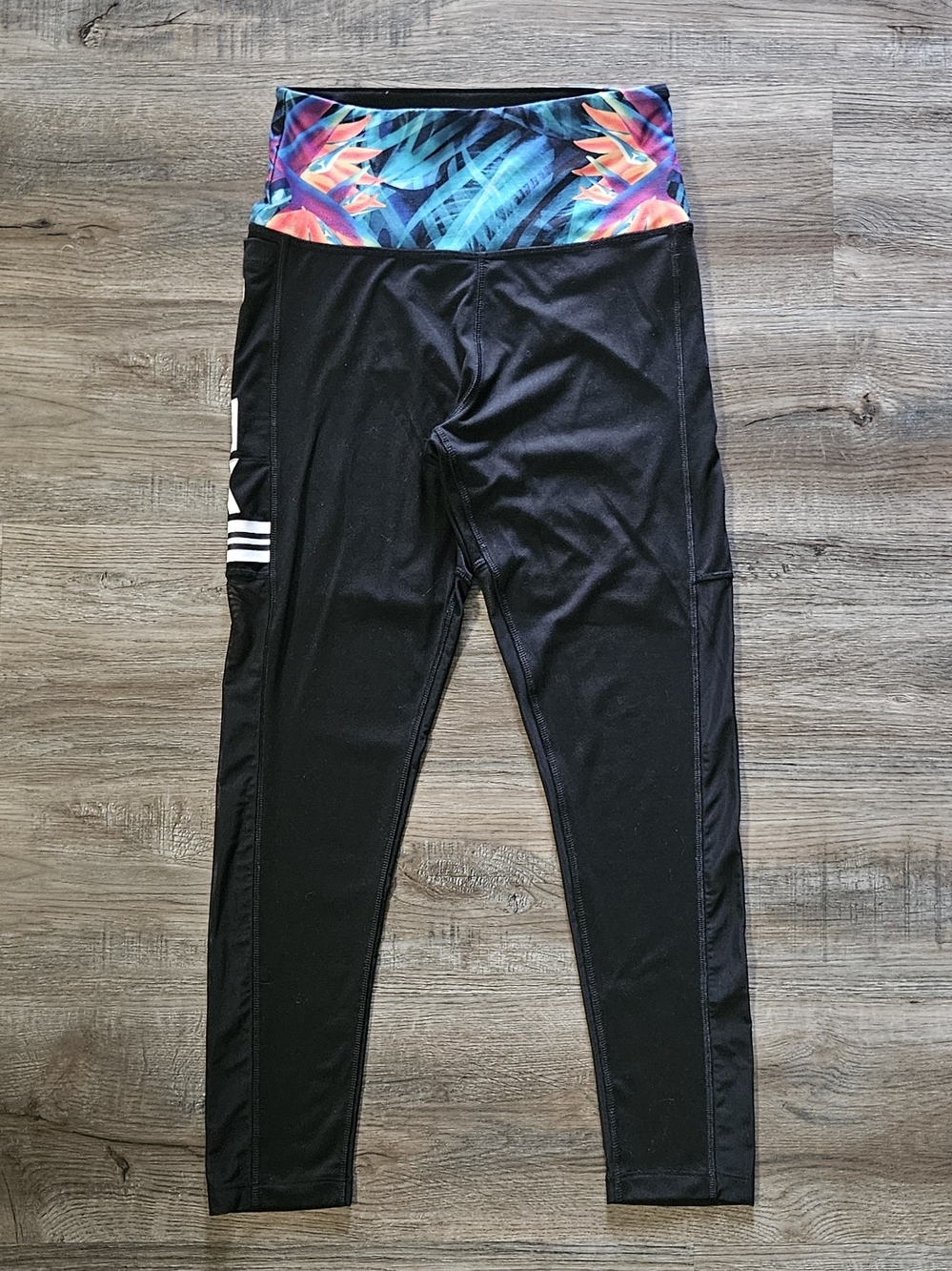 PINK Victoria's Secret Ultimate Tropical Mesh Panel Leggings